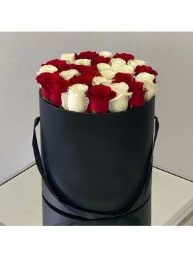 Red & White Roses Box