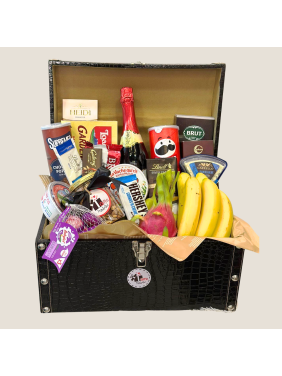 Luxury Cheese & Fruit Hamper