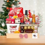 A Luxury Christmas & New Year Holiday Hamper from Gifts habibi