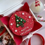 Merry Christmas Red Velvet Bento Cake – 500g