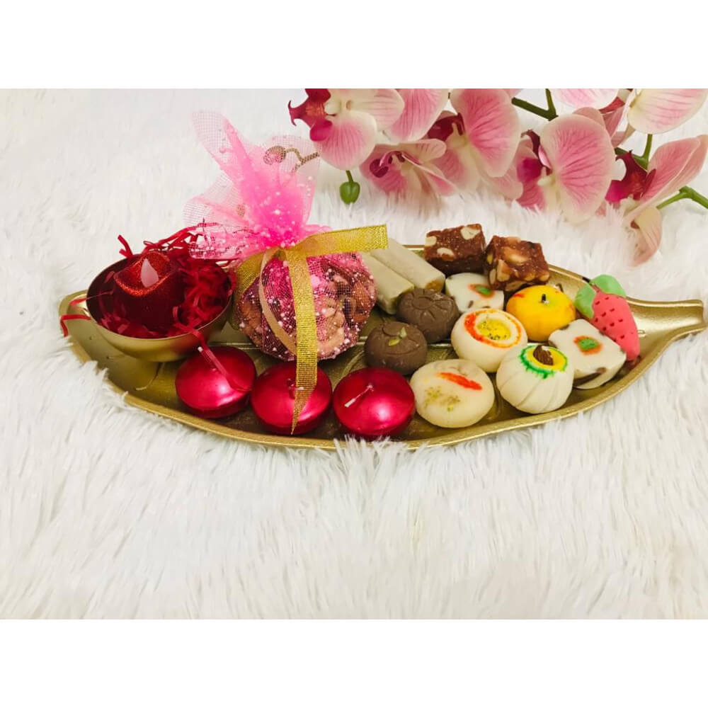 Diwali Sweets and Treats Gift Hamper-1000x1000 Diwali Sweets and Treats Gift Hamper - Image 1
