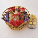 Luxury Ramadan Basket – Healthy Nuts & Chocolate Gift Hamper