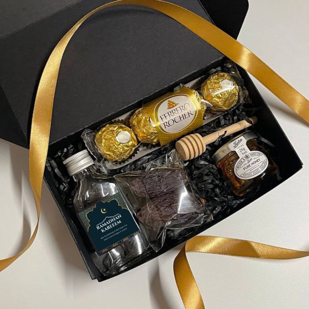 GHRDM-641 (3)-1000x1000 Small Ramadan Gift Box - Image 1